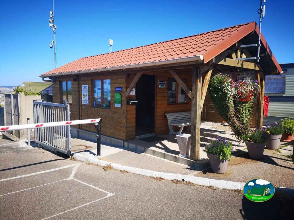 Recepción de madera del Camping Le Grand Sable, SAINT-AUBIN-SUR-MER (Sena Marítimo)