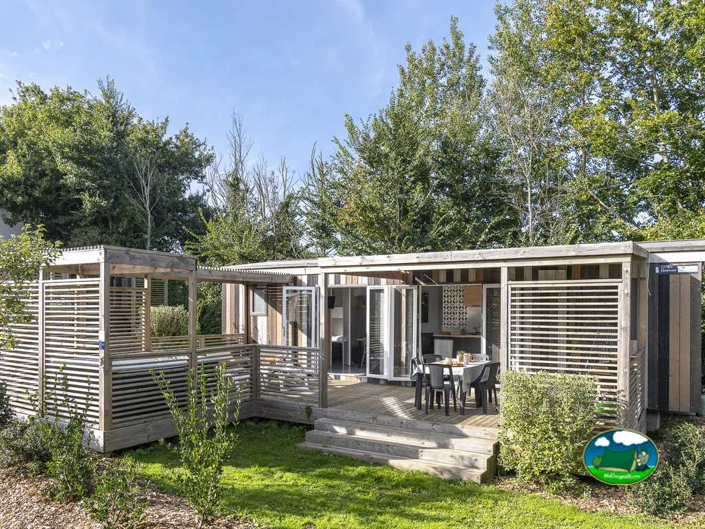 Mobil-home con terraza del Camping Le Village Perrosien (Campings Maeva Respire), PERROS-GUIREC (Côtes-d'Armor)