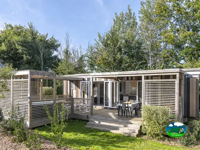 Mobil-home con terraza del Camping Le Village Perrosien (Campings Maeva Respire), PERROS-GUIREC (Côtes-d'Armor)