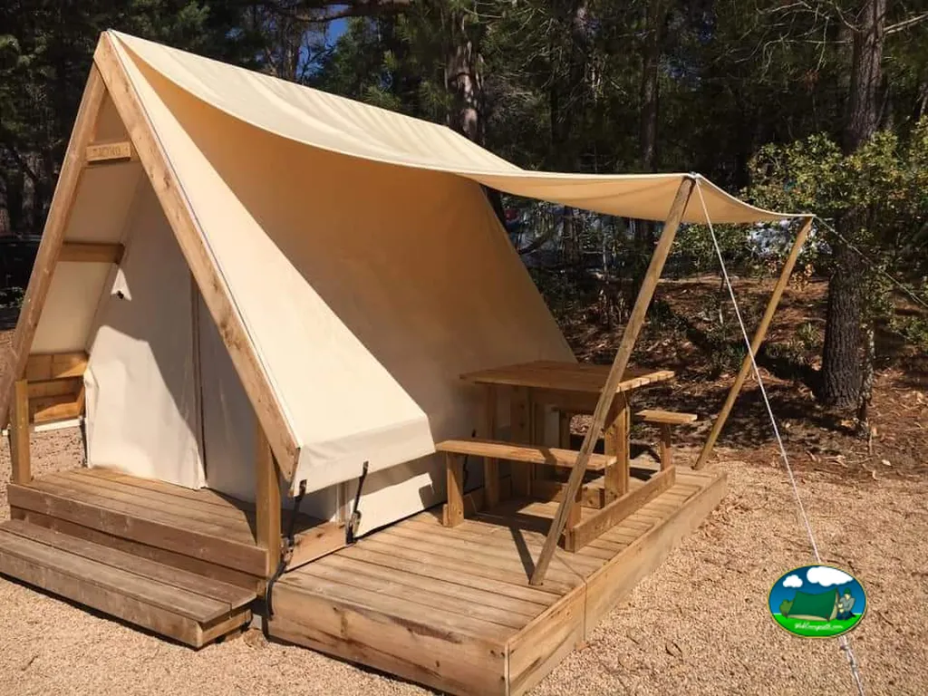 Glamping en el bosque del Camping Caravaning U Moru, FIGARI (Córcega del Sur)