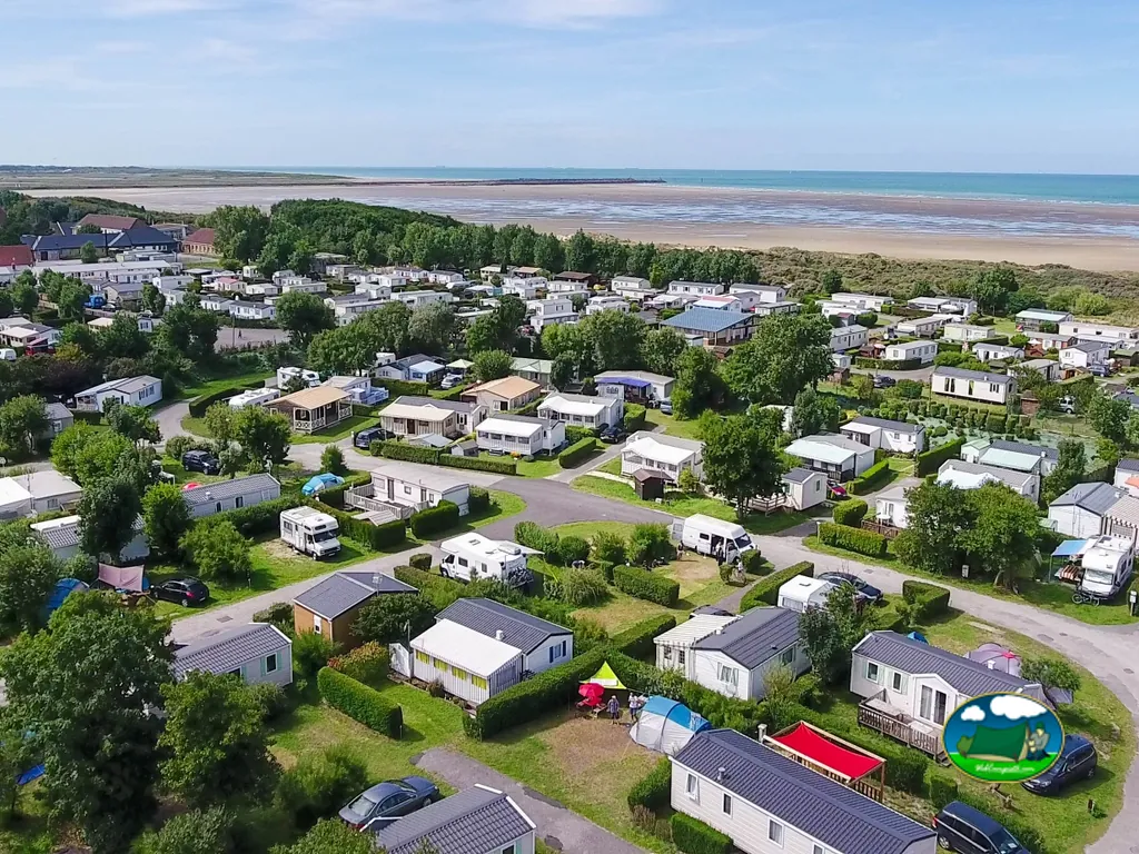 Bungalows junto al mar del Camping des Dunes, GRAVELINES (Norte)