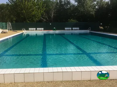 Piscina del camping del Camping L'Îlot du Chail, SANSAIS (Deux-Sèvres)
