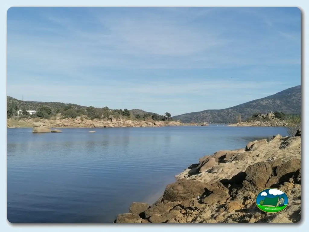 Camping Pantano del Burguillo en El Barraco
