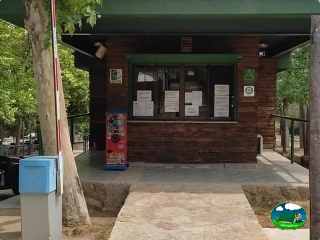 Recepción del Camping Valle de Iruelas, El Barraco (Ávila)
