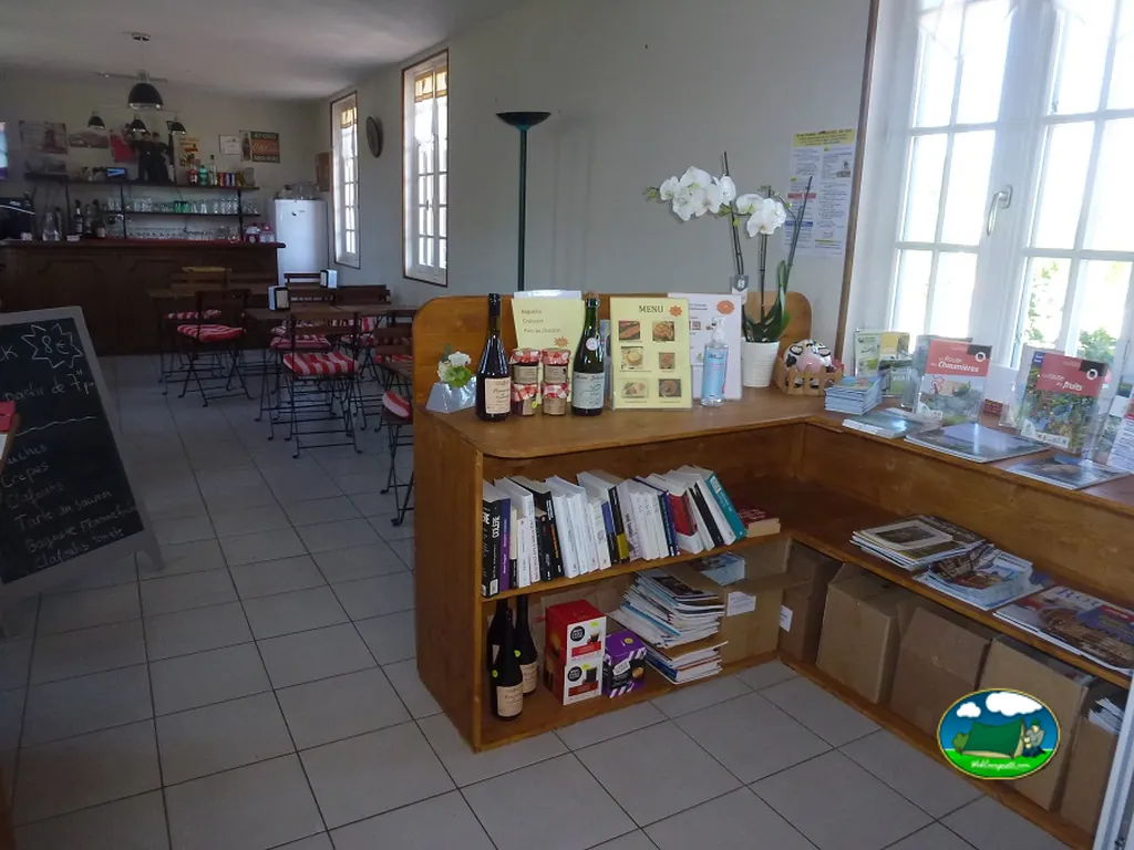 Bar y recepción del Camping Le Clos Normand, BOURG-ACHARD (Eure)
