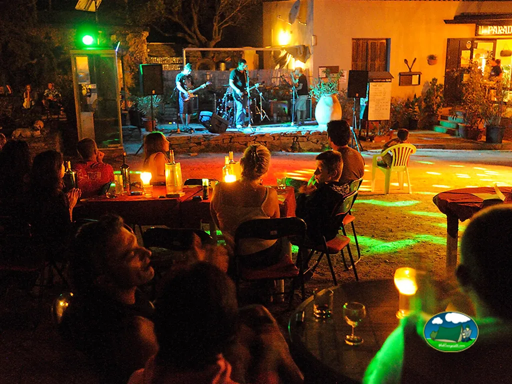 Restaurante con música en directo del Camping U Paradisu Saleccia, SANTO-PIETRO-DI-TENDA (Alta Córcega)