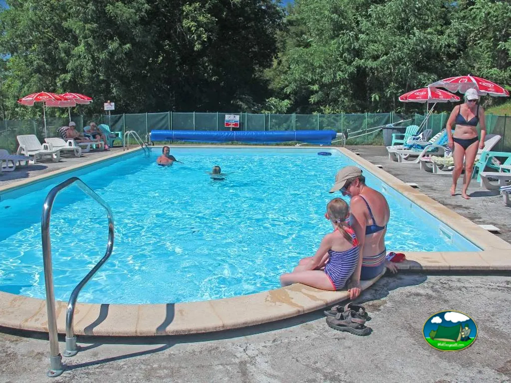 Piscina del camping del Camping Moulin de Campech, VILLEFRANCHE-DU-QUEYRAN (Lot y Garona)