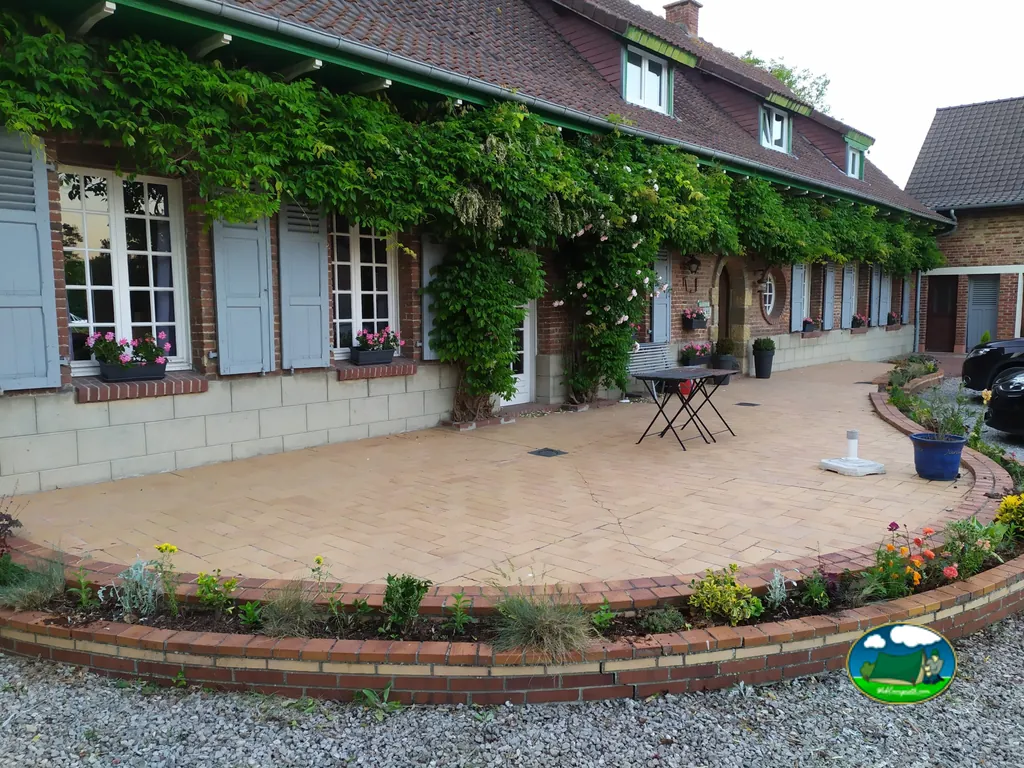 Alojamiento con patio ajardinado del Camping Le Bloemstraete, RENESCURE (Norte)