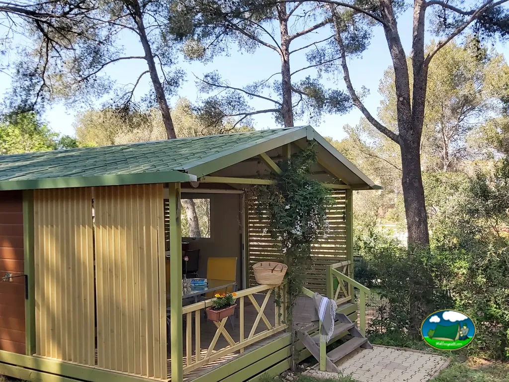 Bungalow entre pinos del Camping du Pin de Galle, LE PRADET (Var)