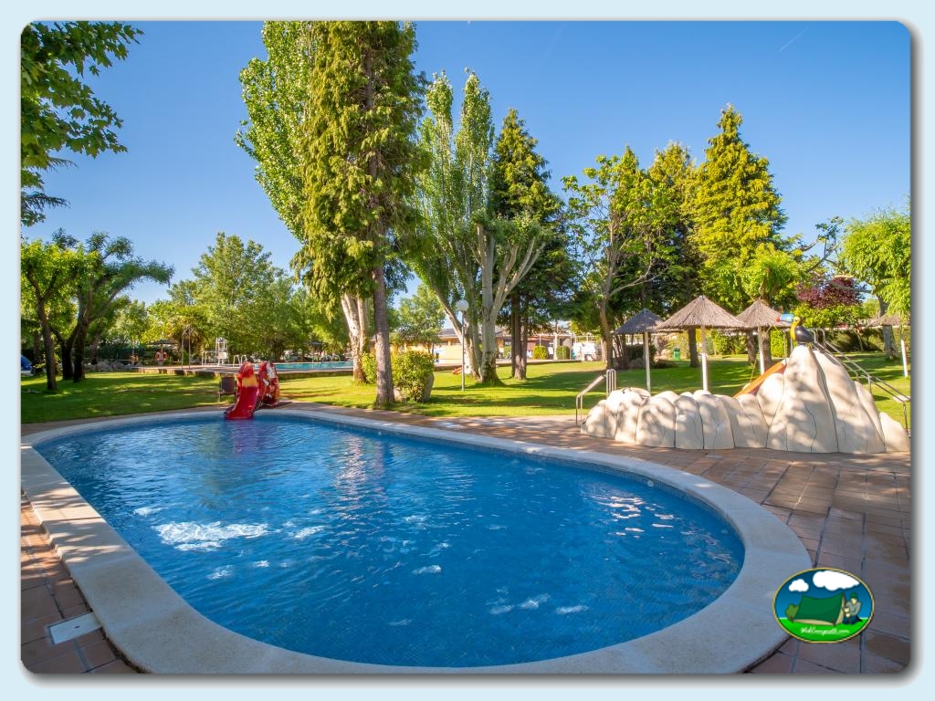 Camping Capfun El Escorial foto de Piscinas y toboganes