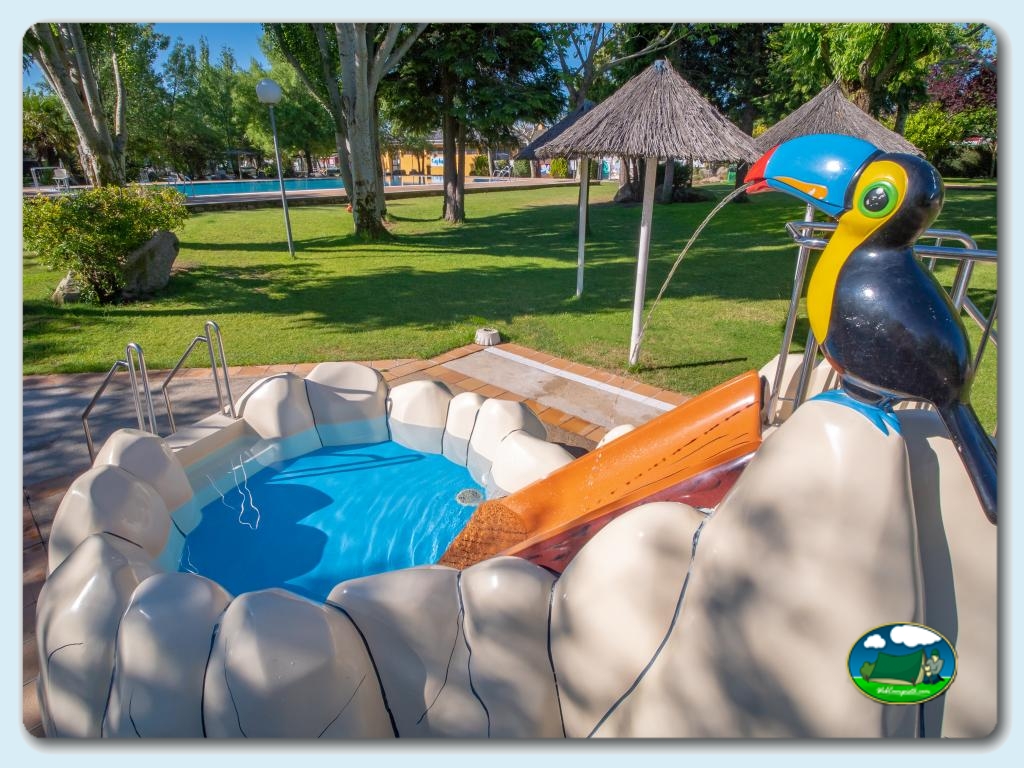 Camping Capfun El Escorial foto de Piscinas y toboganes