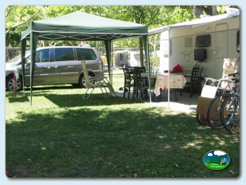 Camping Capfun El Escorial foto de Parcelas Vip