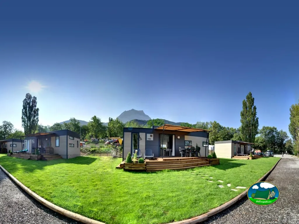 casa móvil con terraza