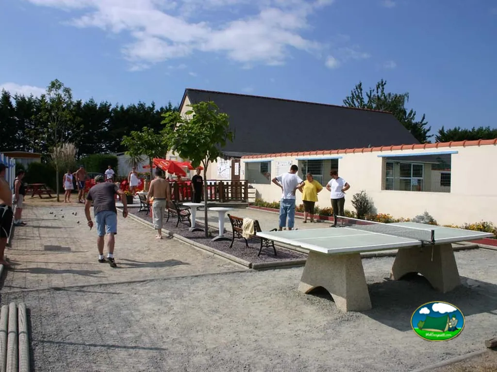 terraza con visitantes