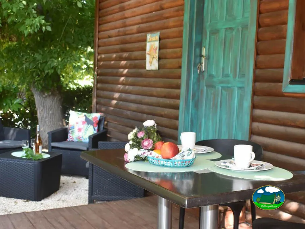 Desayuno junto a cabaña