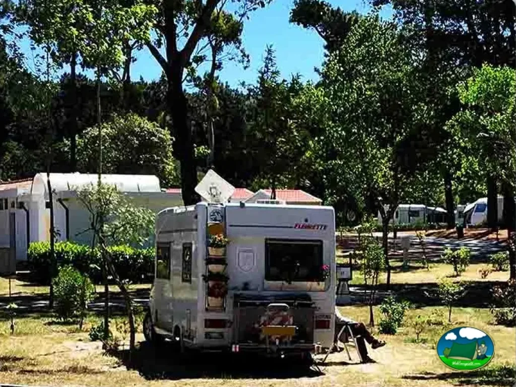 Mobil-home en parcela arbolada del Camping Orbitur Caminha, Caminha (Viana Do Castelo)