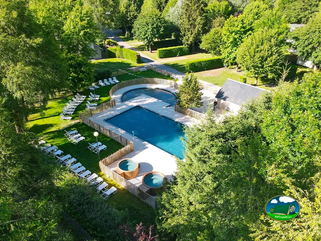 vista aérea de piscina