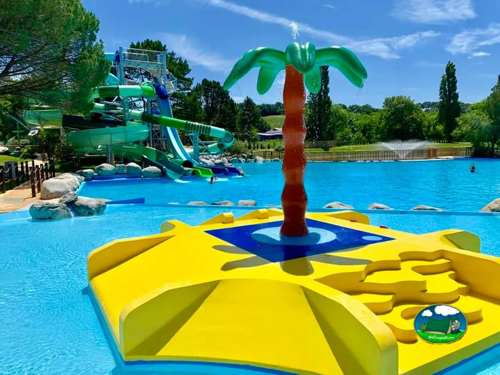 Parque acuático colorido