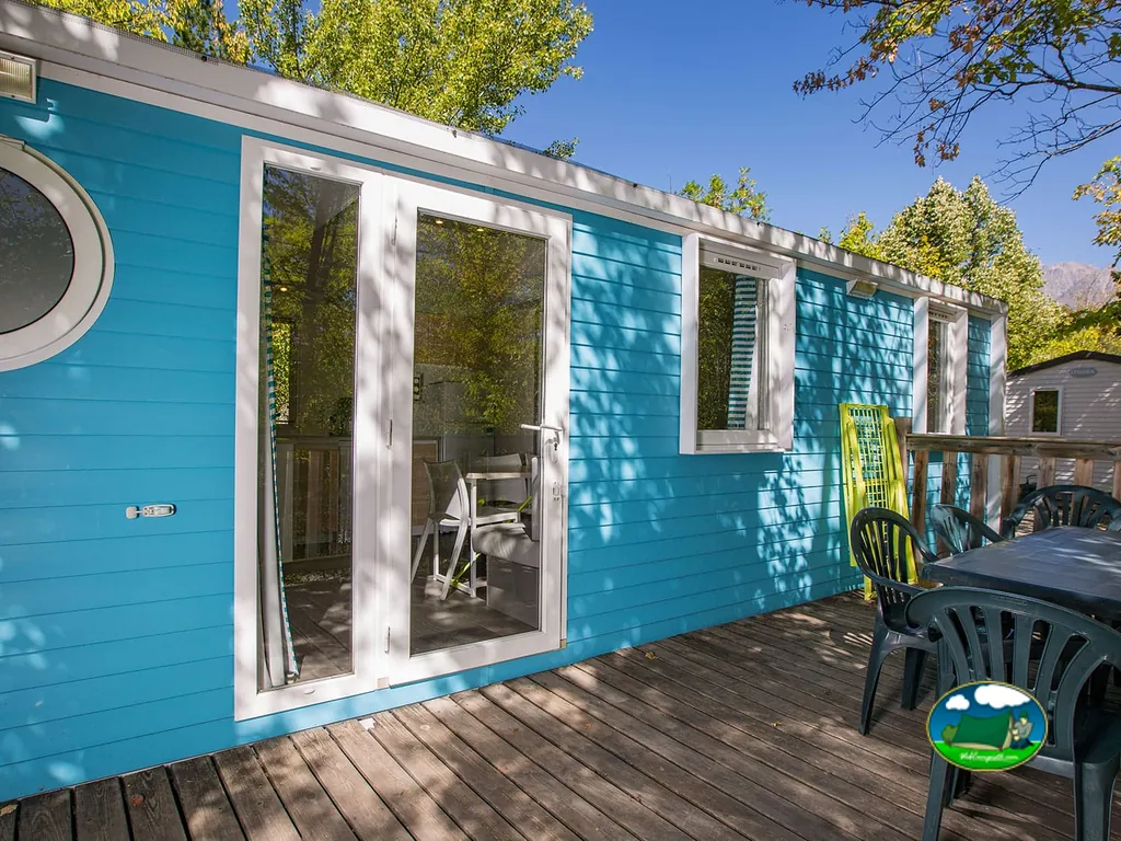casa móvil azul