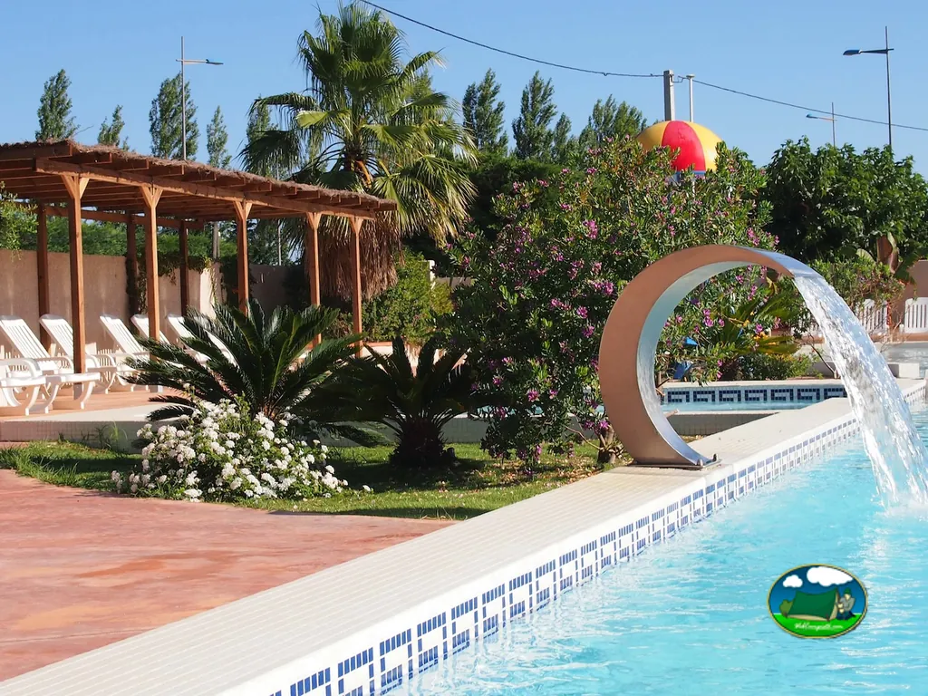 piscina con fuente