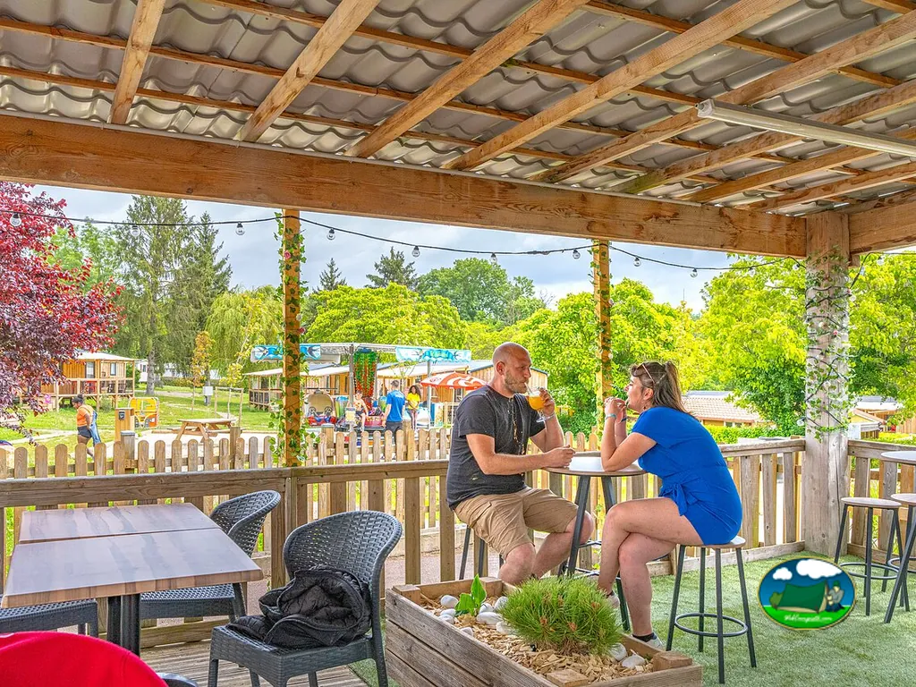 terraza con comensales