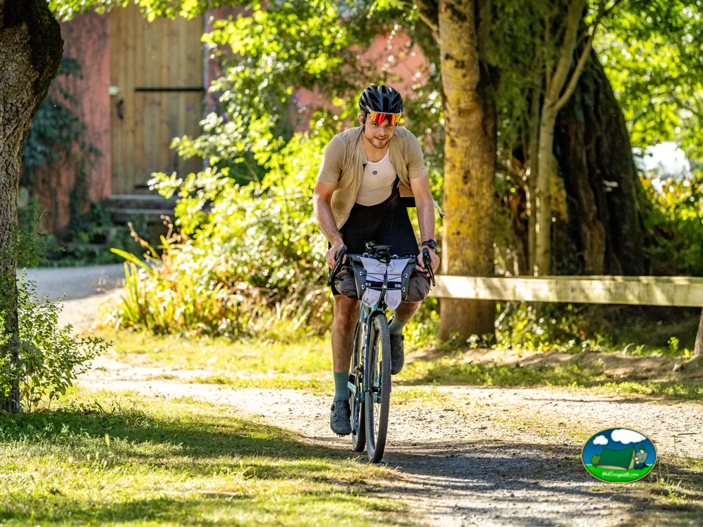 ciclista en sendero