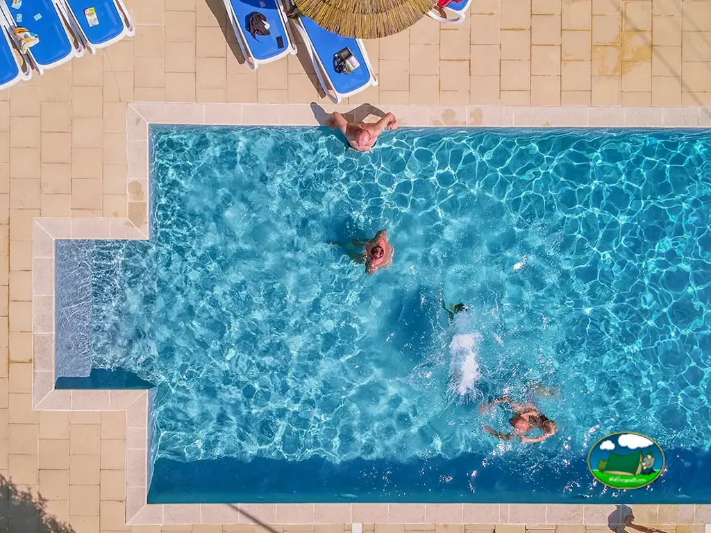 piscina vista desde arriba