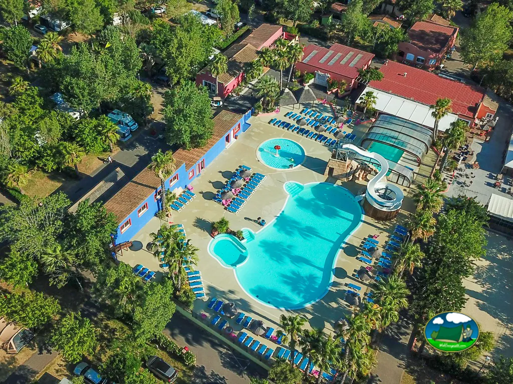 piscina desde vista aérea