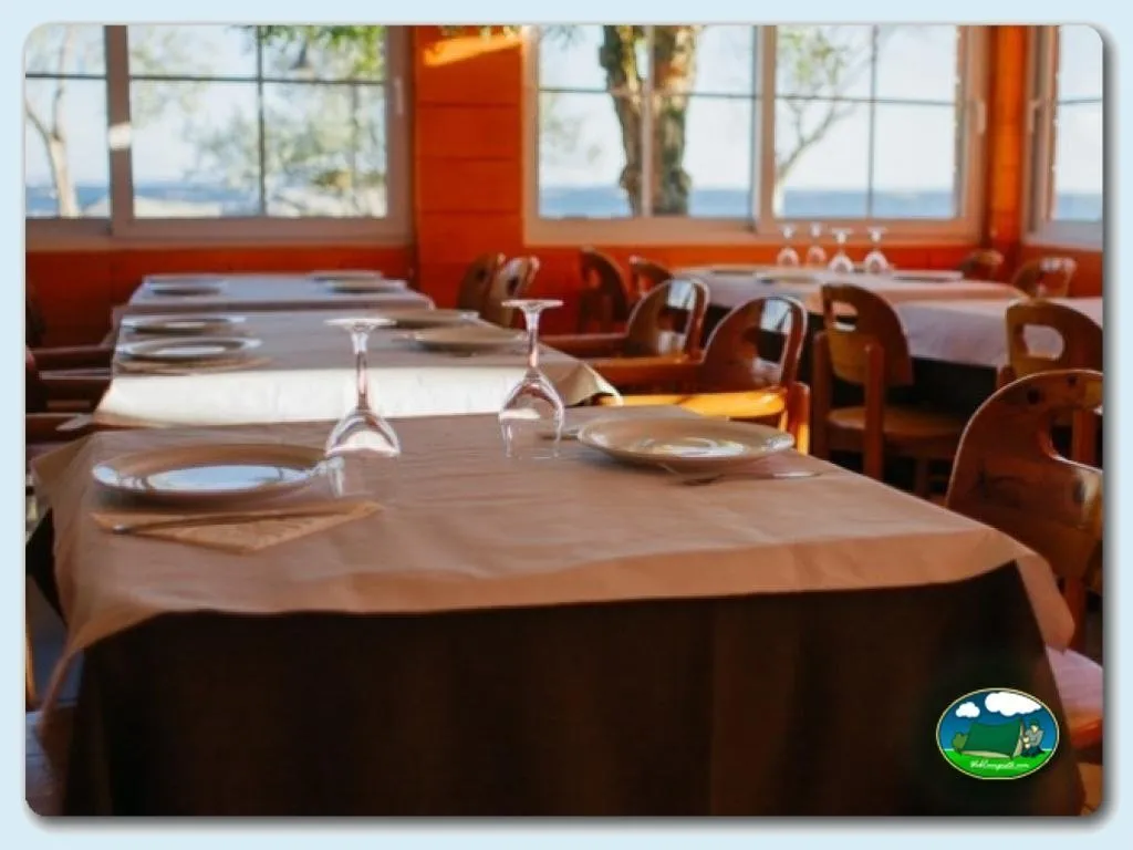 Restaurante con vistas al mar del Camping Ría de Arosa 1, Pobra do Caramiñal (A Coruña)