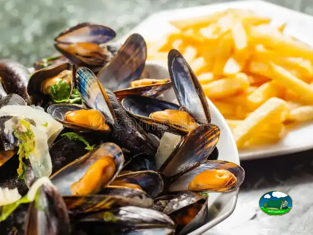 Mejillones con patatas fritas