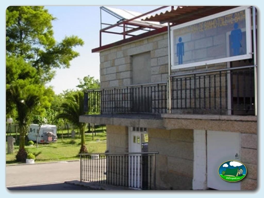 Lavabos en Camping Moreiras, Pontevedra, España