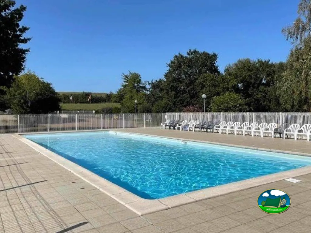 Piscina rectangular tranquila
