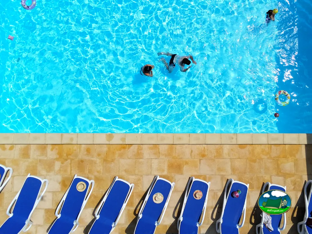Piscina vista en vertical