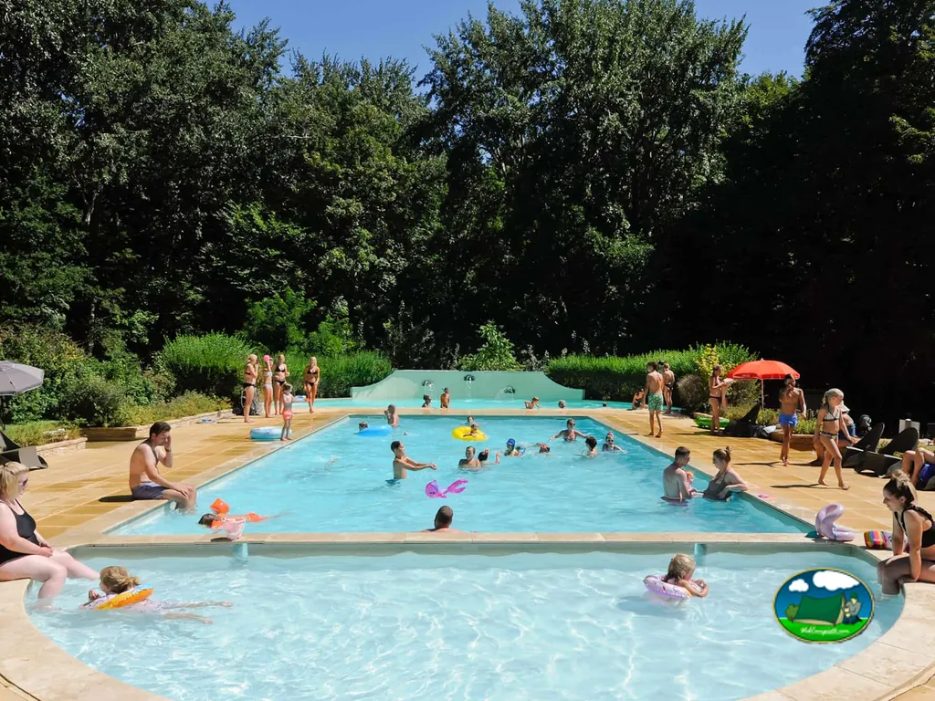 Piscina familiar concurrida