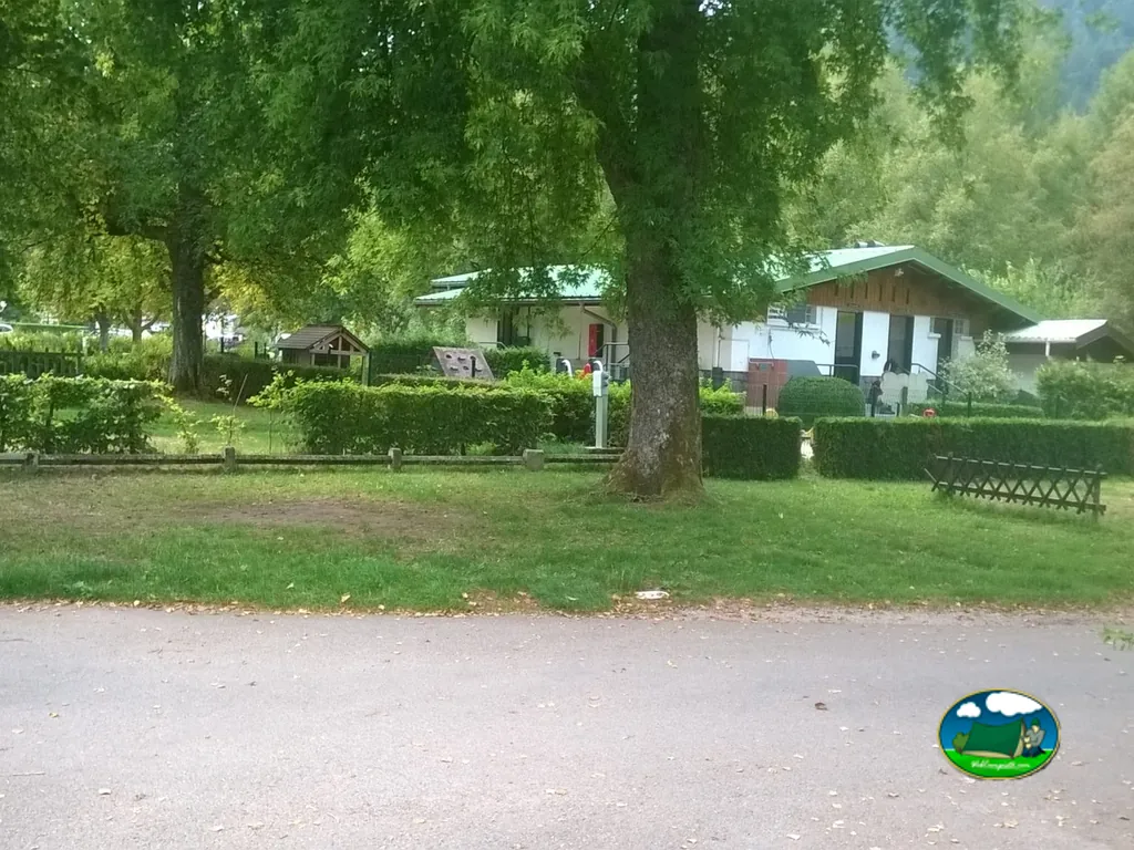Parcela frente a bungaló