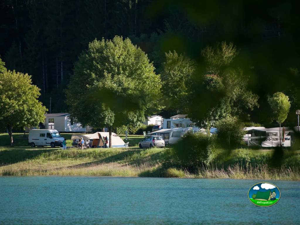 Parcelas junto al lago
