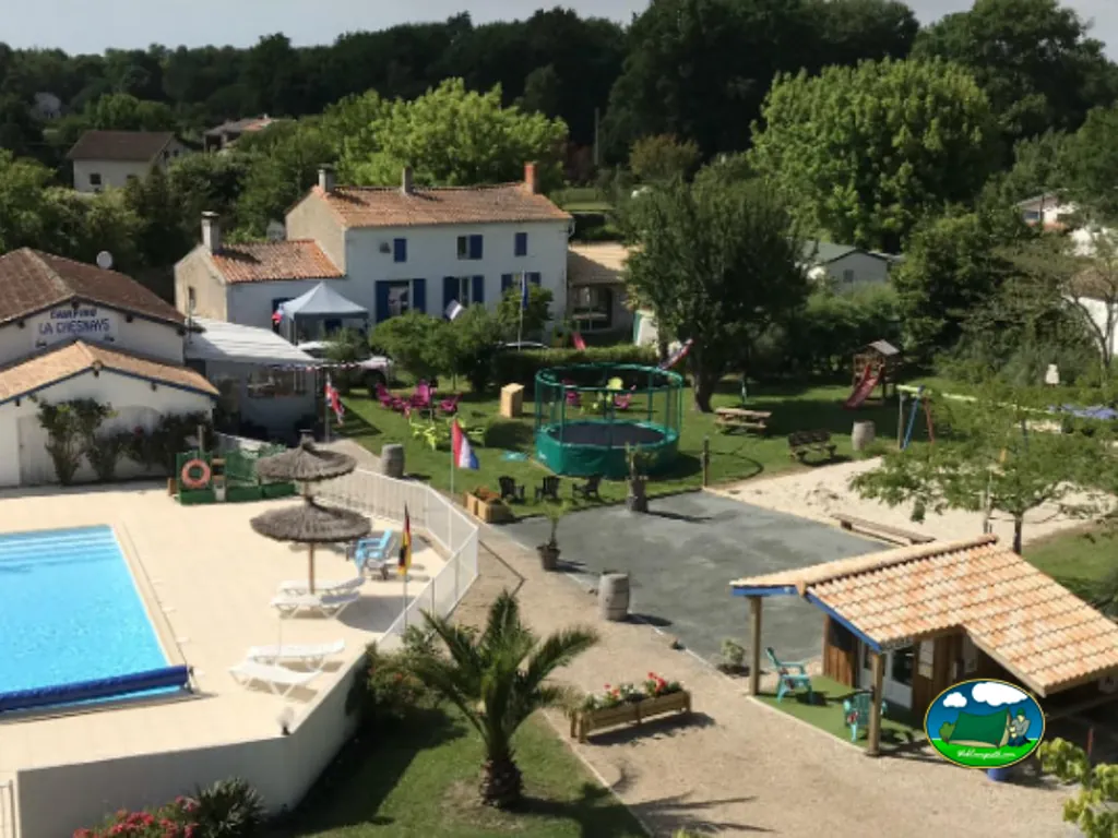 Zona recreativa con piscina