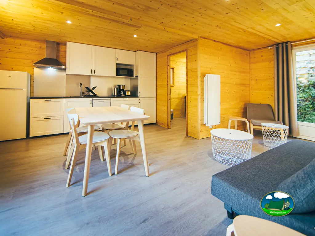 interior de alojamiento con cocina