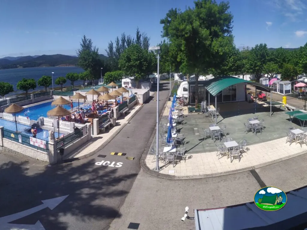 Piscina y zona infantil de Camping Río Ulla, Vilagarcía de Arousa