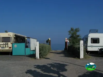 Parcela junto al mar