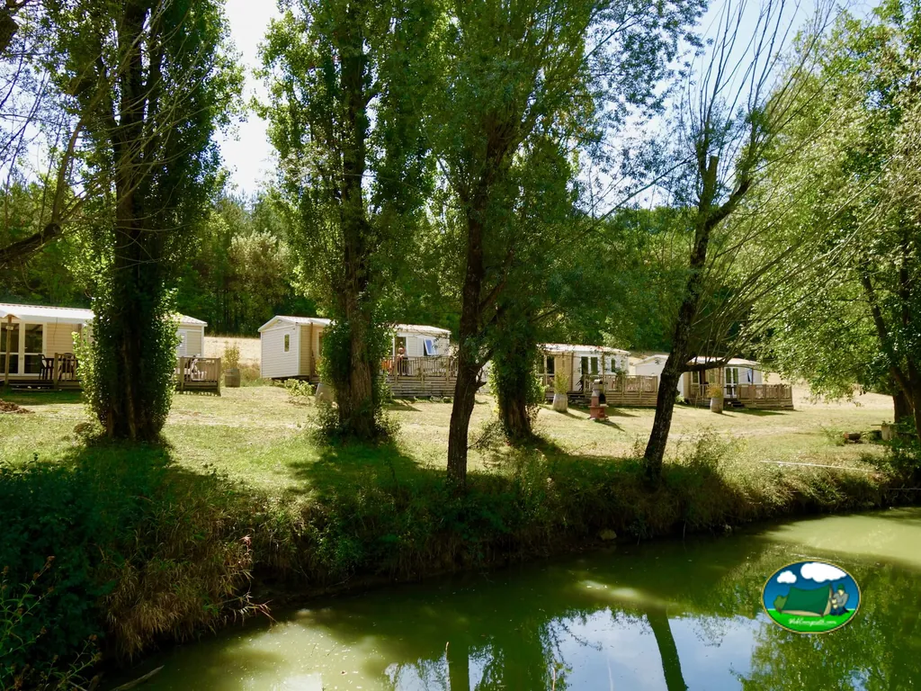 Mobil-homes junto al río