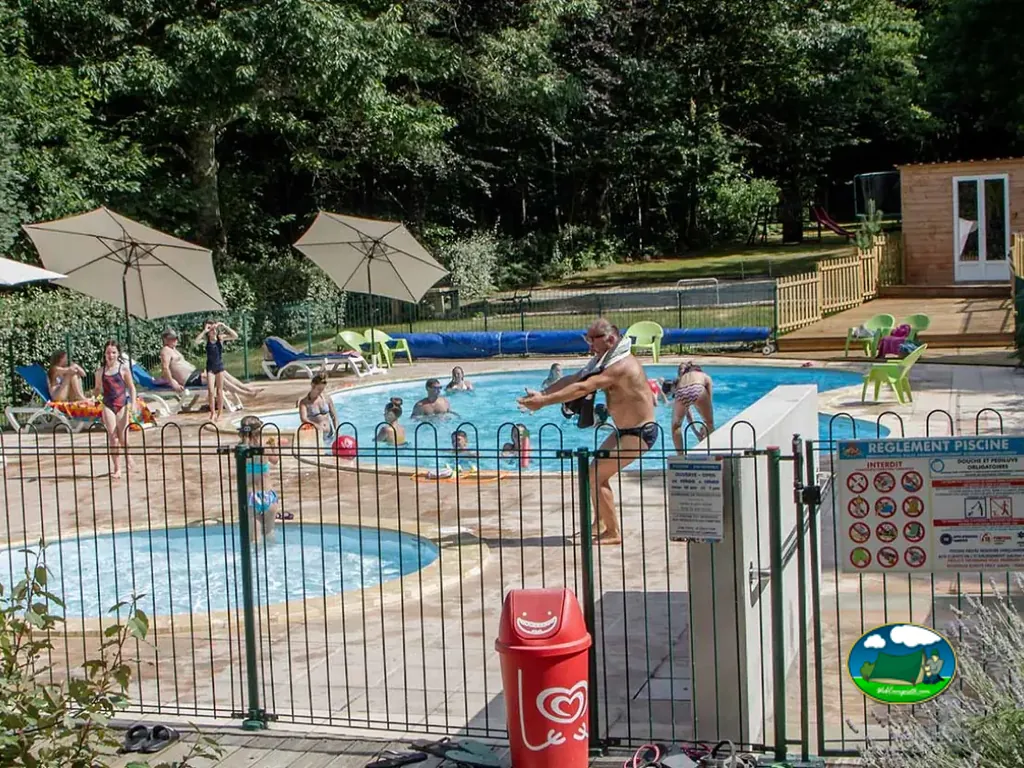 Piscina familiar concurrida