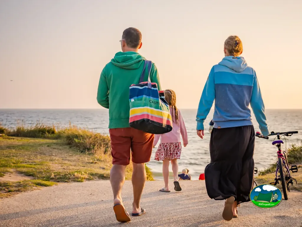 familia junto al mar