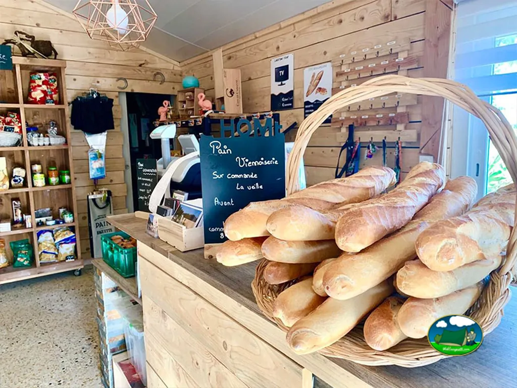 Cesta de pan en tienda