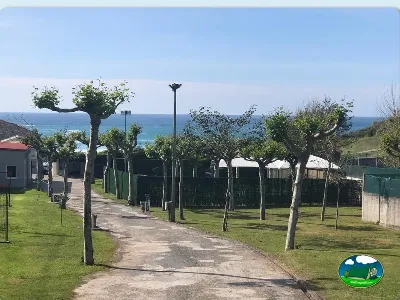 Parcela junto al mar con vistas al océano del Camping Valcobo, Arteixo (A Coruña)