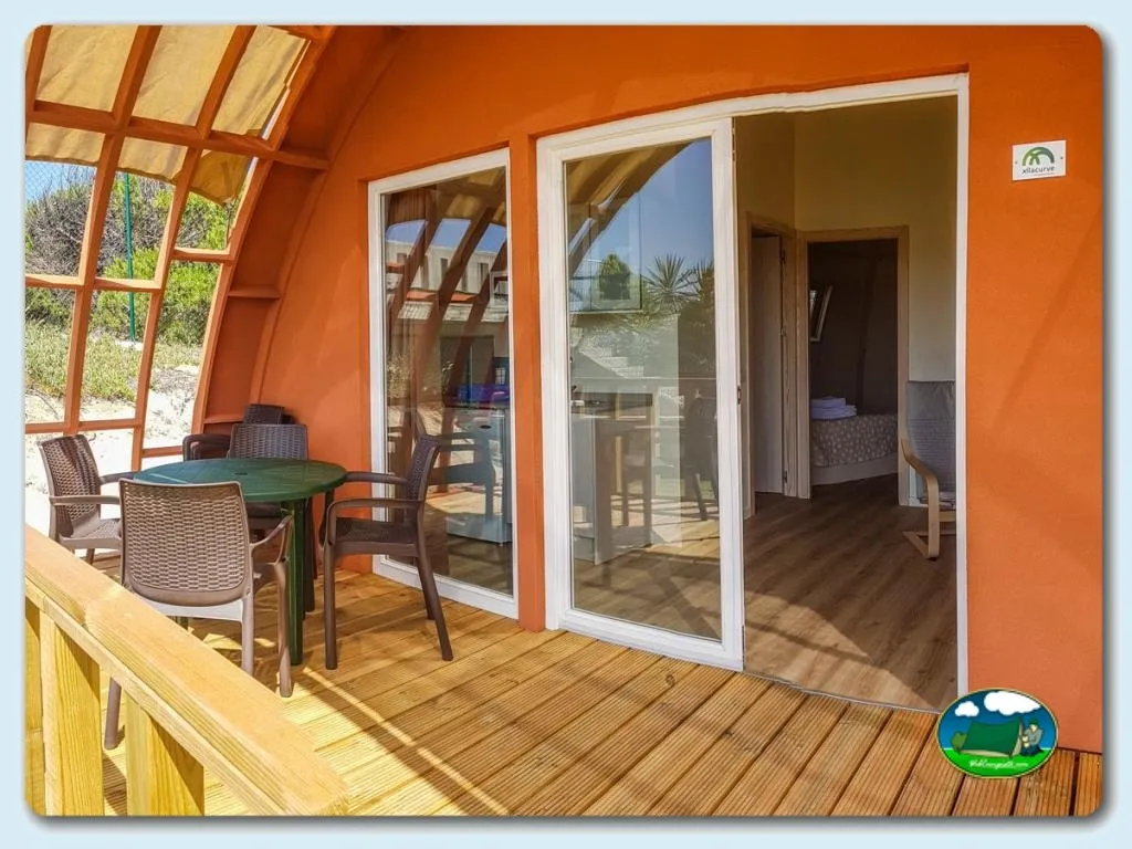 Glamping con terraza y vistas al entorno del Camping Doñana Playa, Matalascañas (Huelva)