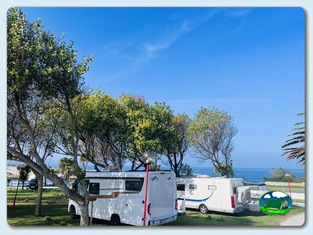 Mobil-home junto al mar con vistas al agua del Camping Rapadoira-Llas, Foz (Lugo)