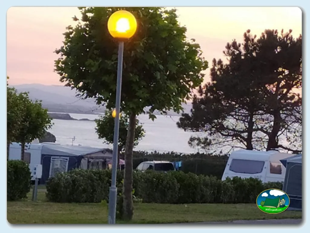Camping Playa de Tapia en Tapia de Casariego