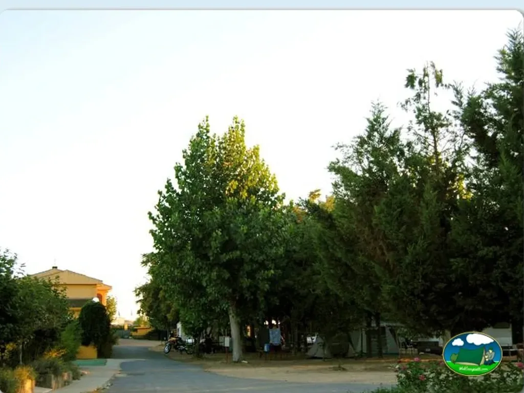 Camping Ruta de la Plata en Villares de la Reina, Salamanca