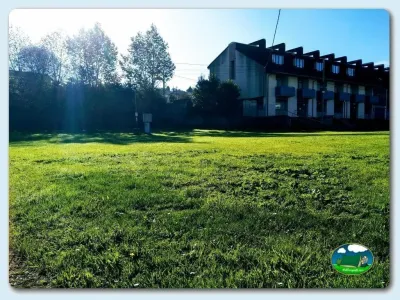 Mobil-home con parcela y entorno boscoso del Camping Las Gaviotas, Santa María del Mar (Asturias)